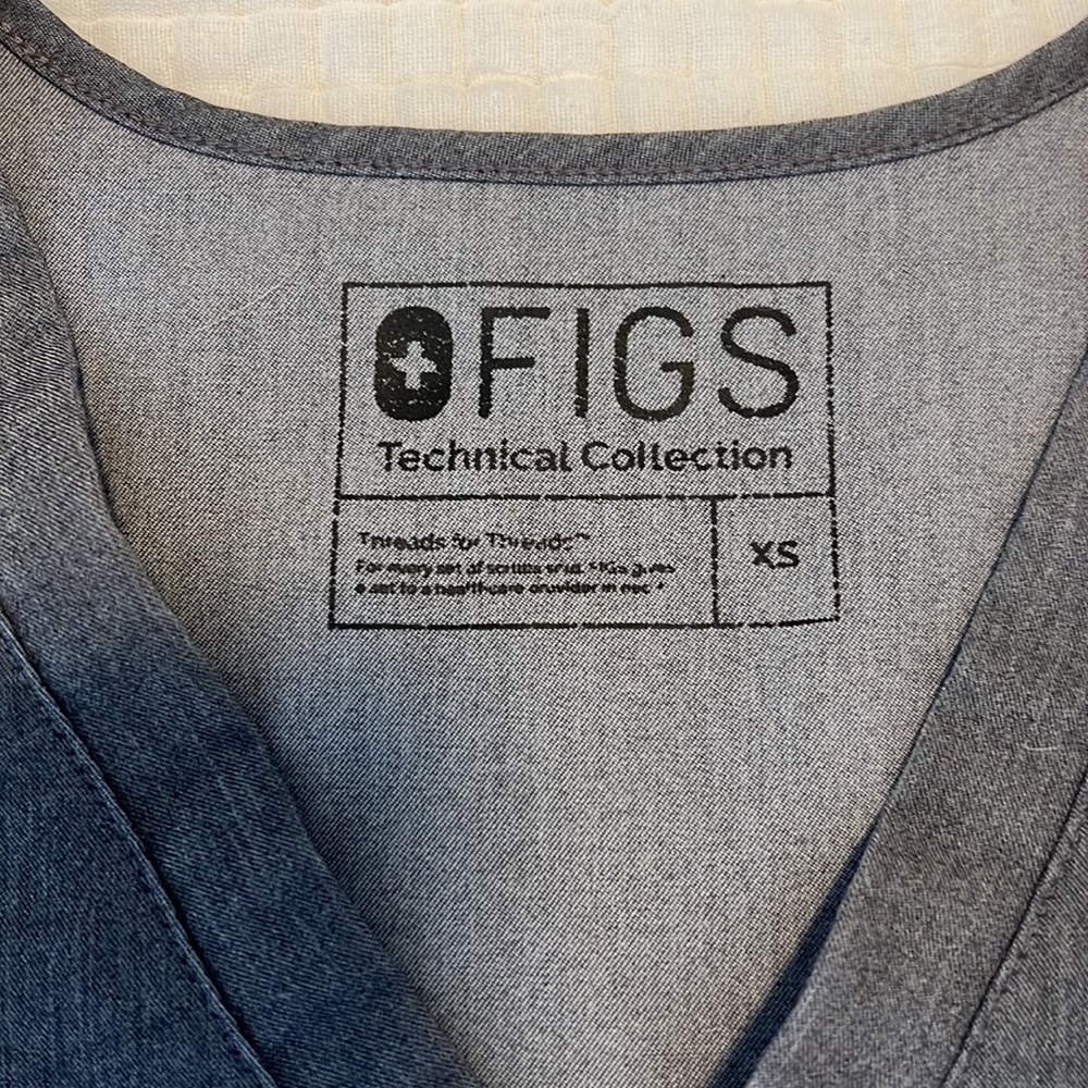 FIGS Scrub Set - Picture 4 of 8